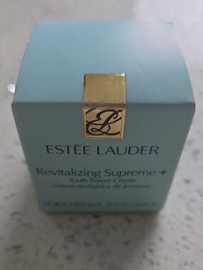 Estee Lauder Revitalizing Supreme+ Youth Power Creme